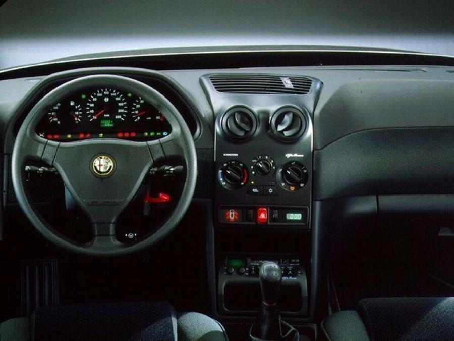 Торпедо Alfa Romeo 146 (930B) 1999 года  (фото 10 из 10)